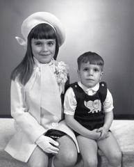 3987- Mrs El Price's grandchildren, April 11, 1971
