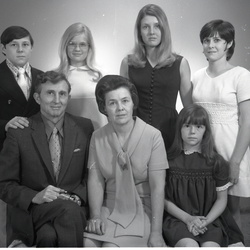 4023- W H Hanvey family May 29 1971