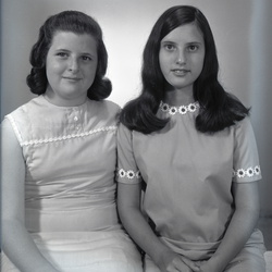 4052- Pam and Judy Wright July 1 1971