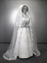 4053- Jan Scott wedding dress, July 1, 1971