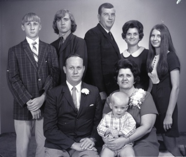 4059- Evelyn Goff family, July 21, 1971