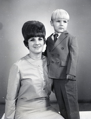 4100- Jan Brown and son, September 23, 1971
