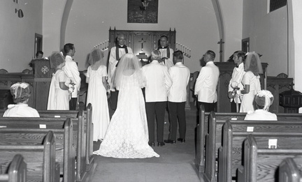 2823- Sara Frick Sydney Russell wedding, Greenwood, August 16, 1970