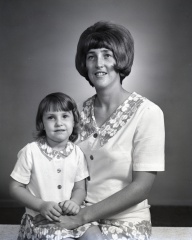 2832- Jane Cade and Kim, August 23, 1970
