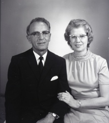 4135- Mr and Mrs Hugh Walker, November 9, 1971