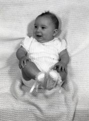 4160- Buttons Wideman's baby, December 7, 1971