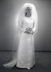 4166- Marilyn Wates wedding dress, December 11, 1971