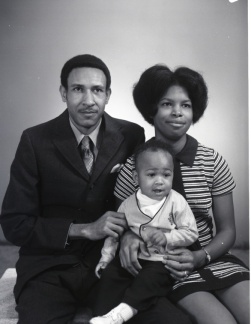 4178- Oliver Bell family, December 31, 1971