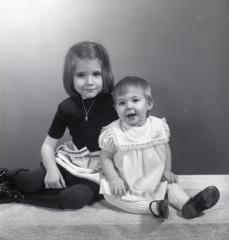 4211- Lisa and Janice Dillashaw, February 9, 1972