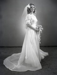 4273- Mary Jean Browne wedding dress, April 28, 1972