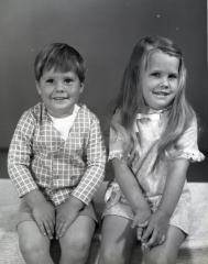 4281- Children of Patricia Dove, May 7, 1972