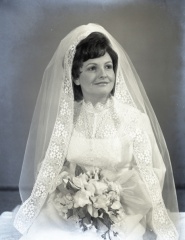 4297- Kathy Poss wedding dress, June 3, 1972