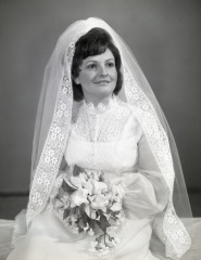 4297- Kathy Poss wedding dress, June 3, 1972