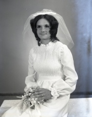 4300- Terri Holcombe wedding dress, June 4, 1972