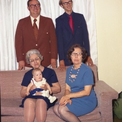 4309- 5 Generations of R E Flanigan family June 18 1972
