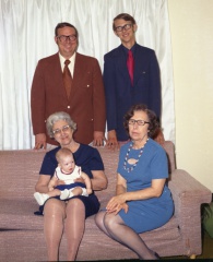 4309- 5 Generations of R E Flanigan family, June 18, 1972