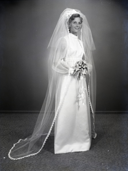 4315- Debbie Dorn wedding dress, June 27, 1972