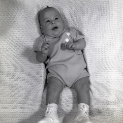 4326- Linda Smiths baby July 14 1972