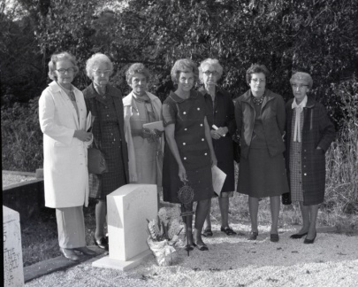 4398- D A R Marker at Carroll Grave McCormick City Cemetery, October 12, 1972