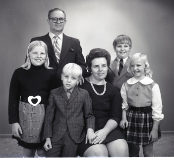 4418- Sam Lindley Family, November 12, 1972