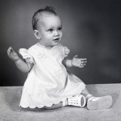4547 Bernie Edmunds baby 26 April 1973