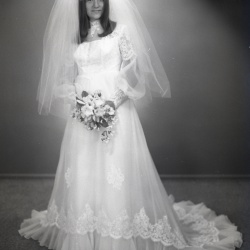 4607 Sandra Brown wedding dress 28 July 1973