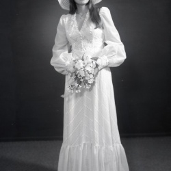 4893 Pam Palmer wedding dress 9 September 1975