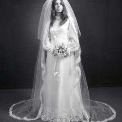 4902 Debbie Strom wedding dress 30 September 1975