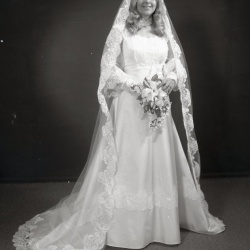 4911 Pam Lindley wedding dress 4 November 1975