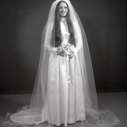 4920 Gracie Gambrell wedding dress 29 November 1975