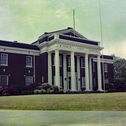 5230 McCormick County Court House for postcards 1980