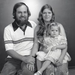 5240 Karen Bowick family 21 June 1980