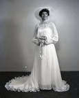 5363 Kim Fooshe wedding dress 25 April 1982