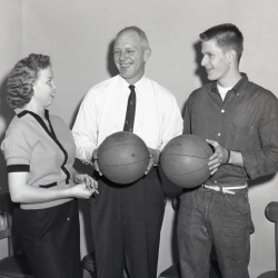 M173 Basketball News Photo 9 February 1959