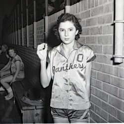 M183 Bobbie Abercrombie wins Girls Half Time Shot 20 February 1959