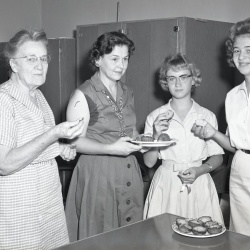 M555 4-H muffin contest August 1962