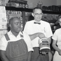 M559 White Hardware prizes September 1962