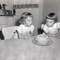 M560 Vicki and Janis McCracken October 1962