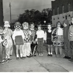 M643-News Photos Sept.-Nov. 1967