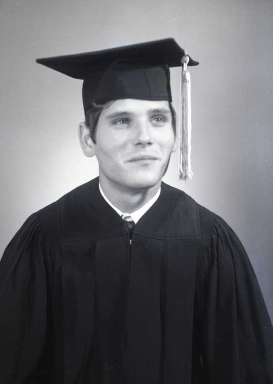 4296B- LCHS Graduates May 1972