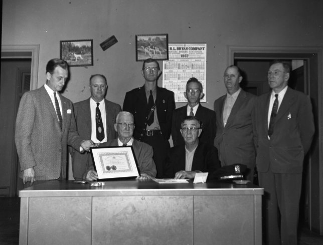 123-McCormick wins safety award. Dec. 19, 1956