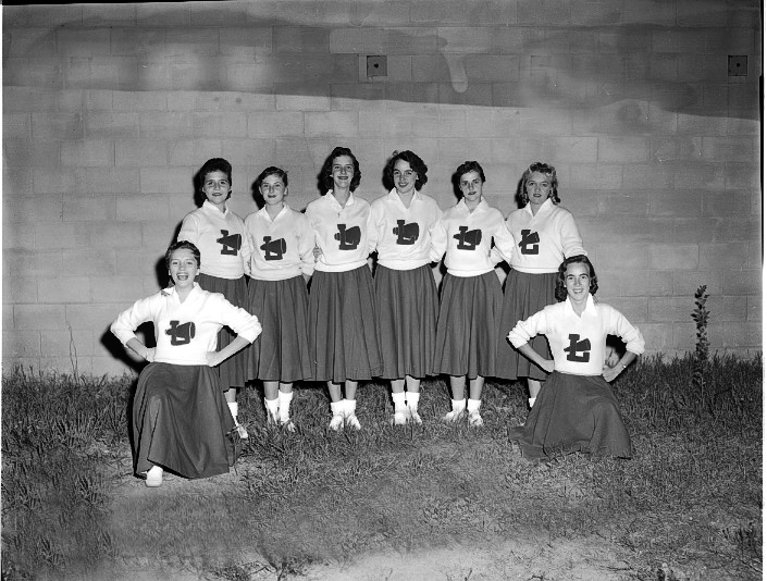 396-1958 Cheerleaders