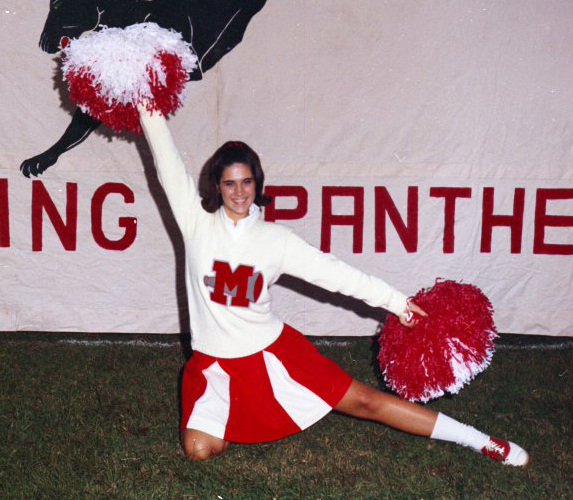 2264- MHS Cheerleaders, color, September 27, 1968